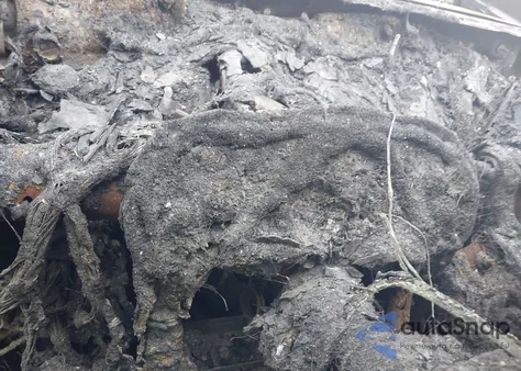 2012 Toyota Sienna Le V6 8 Passenger z USA, uszkodzony, nr VIN 5TDKK3DCXCS256821